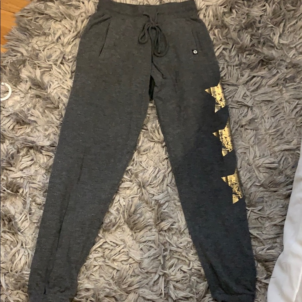 grey sweatpants